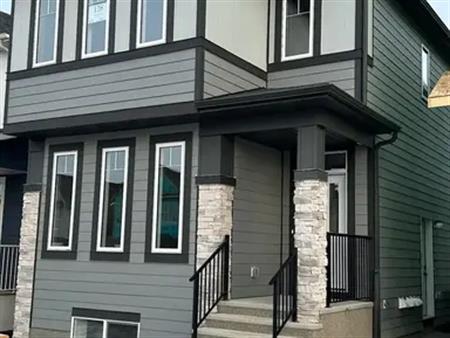 Newly built detached laneway house for rent | 126 Versant View Southwest, Calgary