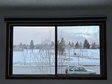 4 LEVEL 5 BEDROOM 2.5 BATHROOM CORNER LOT HOME AVAILABLE IMMEDIATELY | Calgary