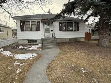 Cozy 2-Bedroom Home in Capitol Hill-Prime Location! | 1123 20 Avenue Northwest, Calgary