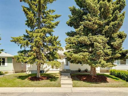 Bungalow -  Main Floor | 1164 Lake Huron Crescent Southeast, Calgary