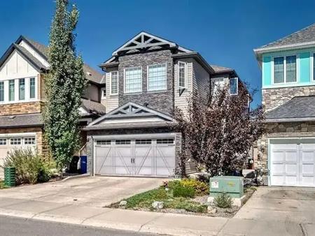 Front Attached Garage Home - 3 Bed 2.5 Bath+Den+Large Bonus Room+ Huge Lawn | 88 Nolancrest Green Northwest, Calgary