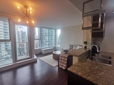 Yaletown Furnished 1 Bed, 1 Bath with City Views and 5-Star Amenities