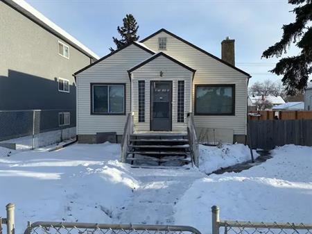 Bungalow Home - Located near Schools, Kingsway Mall and Royal Alex Hospital | Edmonton