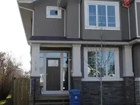 Executive 3 Bdrm Attached house | 1139 - 19th Ave. N.W., Calgary