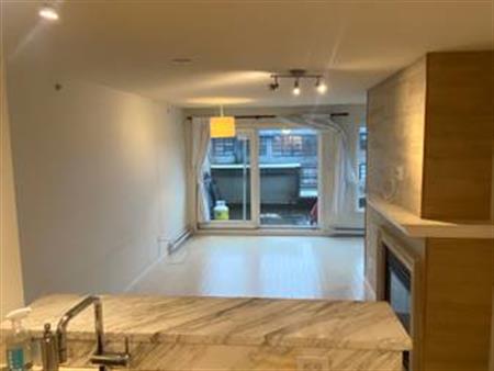 1 Bedroom, Top Floor, Apartment in Kitsilano - Available Feb 1