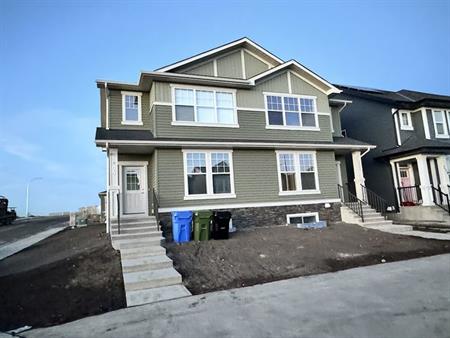 Beautiful 4 Bedrooms, 3 Full Baths, Double Garage Home available for Rent | 258 Ambleton Drive Northwest, Calgary