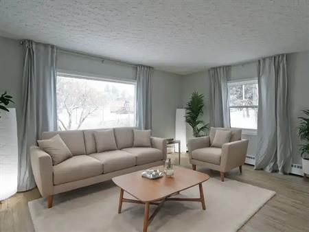 Spacious Renovated Top Floor Character Suite with Hardwood and In-Suite Laundry | 2011 18 Avenue Southwest, Calgary