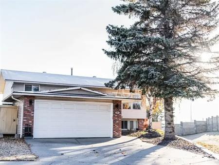 Spacious 3-Bed, 2-Bath Suite Near Crowfoot Crossing - Utilities Included! | Calgary