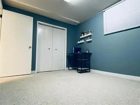 Shared Basement walk to LRT and UofC within 10 mins | 2816 Brentwood Boulevard Northwest, Calgary