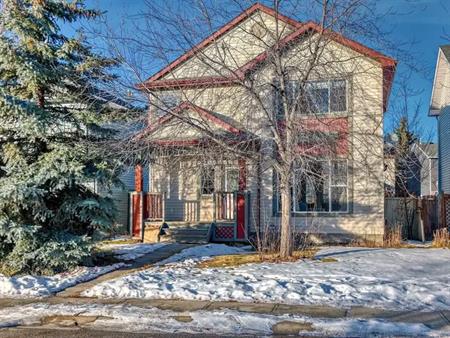 Bright 3 Bedrooms Family Friendly Home | 149 Somerside Close Southwest, Calgary