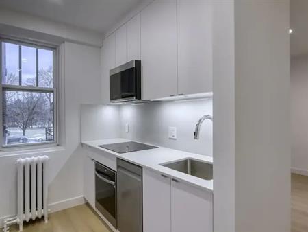 4557 Sherbrooke Street West | 4557 Sherbrooke Street West, Montreal