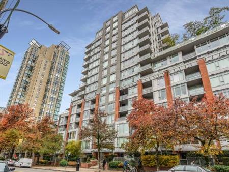 Yaletown Street Access Townhouse 2 Bdr 2.5 Bath Fully Furnished