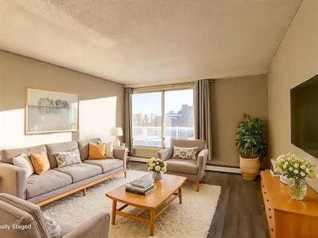 Westwinds Apartments | 211 14 Avenue SW, Calgary