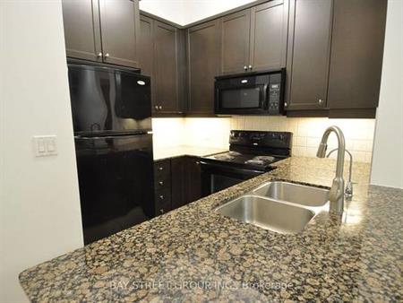 Hurontario / Burnhamthorpe Bright +Spacious 1Bdrm Hydro Included