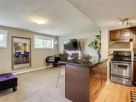 Spacious 2-Level Suite with Separate Entrance - Utilities Included | Calgary