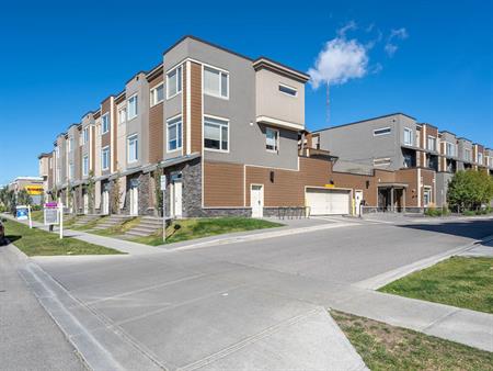 FURNISHED 2BED+DEN+2.5BATH, CENTRAL A/C, UTILITIES, CABLE TV, INTERNET, NETFLIX | 215 - 7 Westpark Commons SW, Calgary