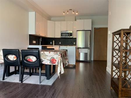 $3250 / 2br - 810ft2 – Kingsway 2 BED, 2 BATH ,1 PARKING