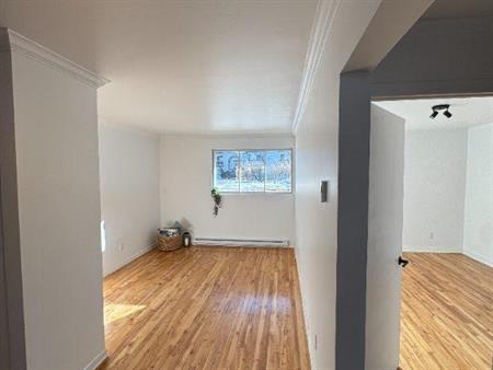 4 1/2 à louer Boisbriand Appartement Logement Entièrement Rénové