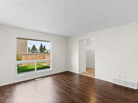 Lymburn Lane | 7308 178 NW, Edmonton