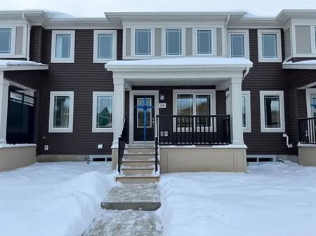 Modern Townhouse Rental in Sherwood Park, AB – Only $2200/month | 1096 Crestview Terrace, Sherwood Park