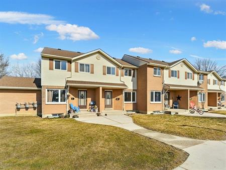 Fort Street Townhomes