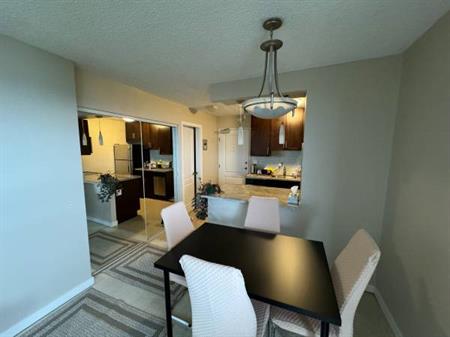 One BED+DEN Renovated WOODCROFT LILLOOET Highest Floor