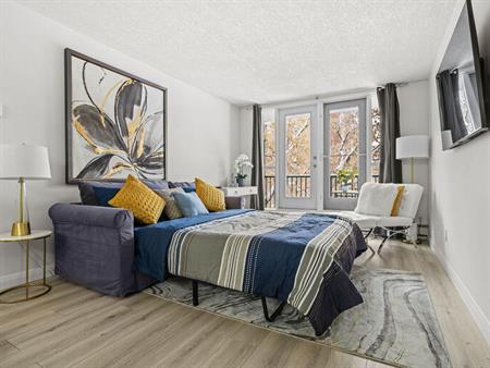 Furnished beautiful and cozy 1BDR, 2 bed condo located in the heart of downtown! | 301 - 605 14 Ave SW, Calgary