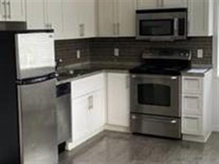 (2975 Prince Ed) 3/F Corner Unit One Bedroom Apartment for Rent