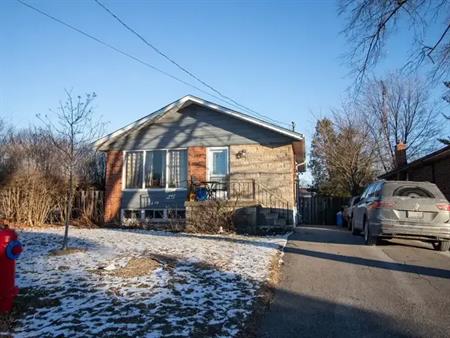 102 Cameo Ave | 102 Cameo Ave, Hamilton