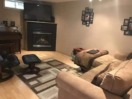 Bright  sunshiny  Basement suite | 7436 Huntertown Crescent Northwest, Calgary