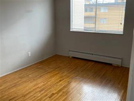 One bedroom in a quiet area of uptown