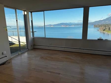 2 Bedrooms 2 Bathrooms Near Downtown, English Bay Sunset Beach