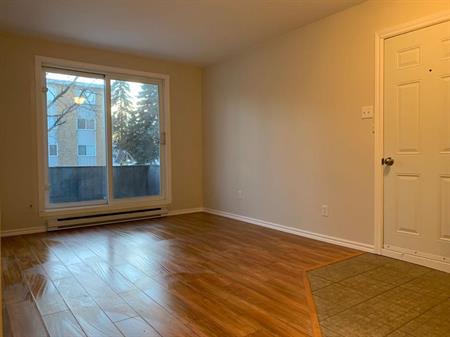 3 1/2 Longueuil, 1er étage, style condo