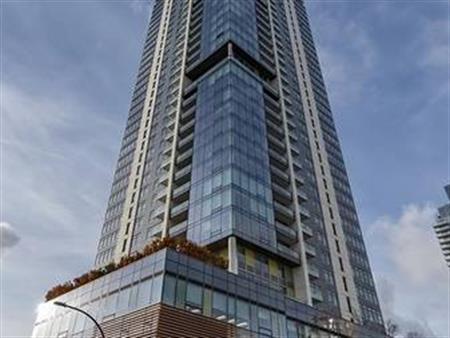 1 Bed and 1Den Metrotown Condo for Rent