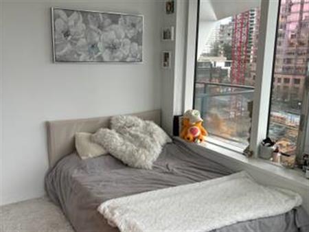 Coal harbour bedroom/women only