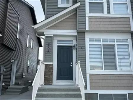 3 Bedroom 2.5 Bathroom Spacious Duplex with Garage - Pine Creek SW Calgary | Calgary