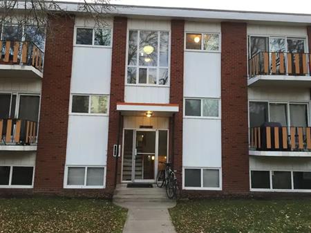 1 bedroom near U of A | 3 - 10745 86 Ave NW, Edmonton