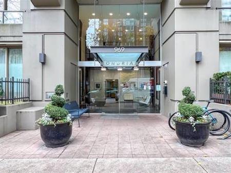 Yaletown 969 Richards 1 bdr with den/Open House Sat Feb 8th 12-2 pm