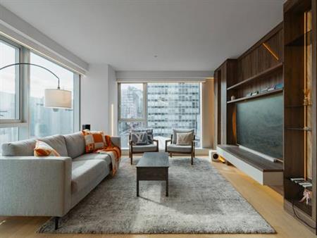 Gorgeous Condo / Downtown Montreal / Guy