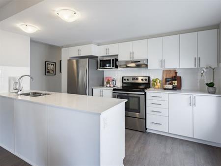 Faircrest Townhomes | 1847 Frobisher Lane, Ottawa