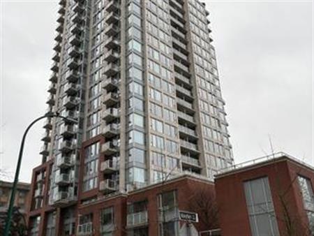 550 Taylor Street - 2 bedrooms + 1 den condo (Downtown Vancouver, BC)