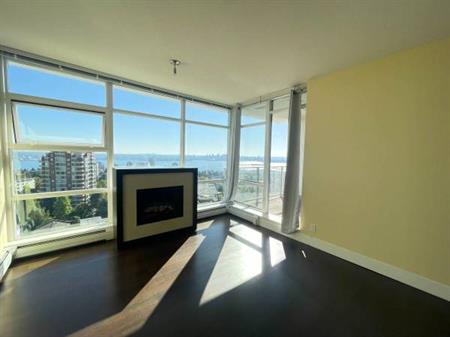 Central Lonsdale (Vista Place) 2bed/2bath