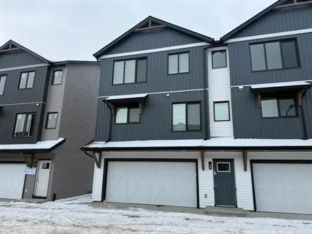 (PN 11557) Brand new Townhouse in Secord West Edmonton double car garage! | 1025 Secord Promenade NW, Edmonton