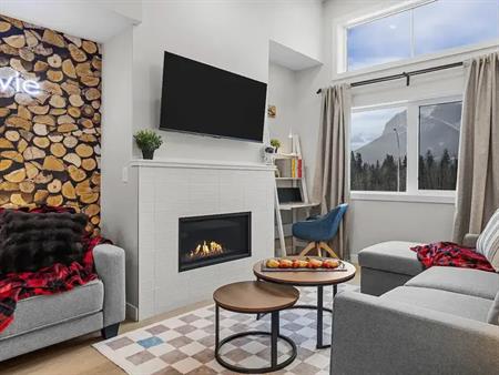 Live, Work & Play: Newly-Built 2024 Mountain Townhome by Banff - 3 BR 2.5 Baths | Canmore