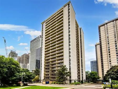 Upper Canada Court, West | 110 Erskine Avenue, Toronto