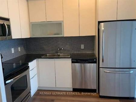 Lake Shore W/Parklawn Beautiful 2Bdrm Gourmet Kitchen Huge Balcony