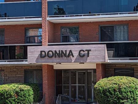 Donna Court | 55 Victoria Ave. S., Hamilton