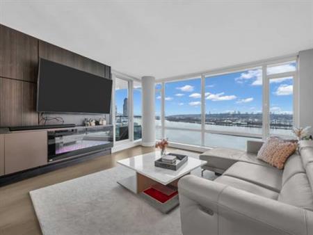 Spacious size 2Bed 2Bath with amazing river view