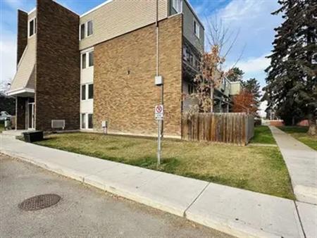 2 story townhouse style condo | 103 - 7815 159 Street Northwest, Edmonton