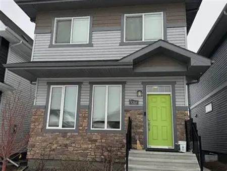 3BR/2.5BA main floor with double detached garage (Granville) – AVAIL FEB 1 | Edmonton